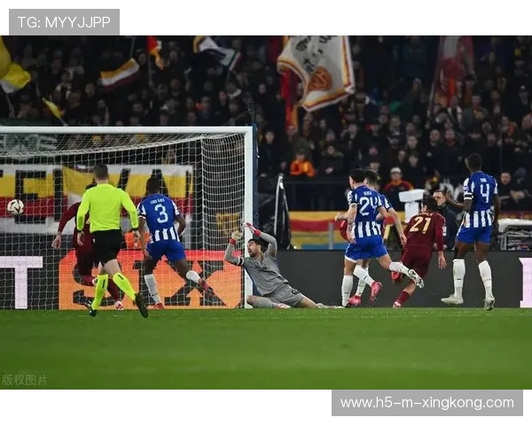 波尔图法比奥·维埃拉杀入禁区贴地抽射完成绝杀