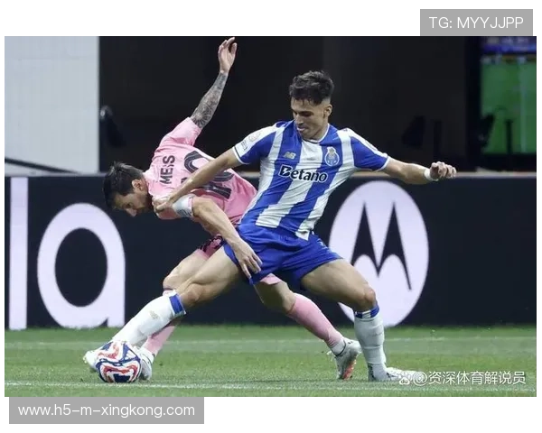 波尔图门将扑出点球,守护球队不失球 波尔图门将扑出点球,守护球队不失球